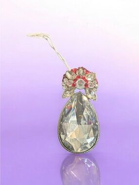 Crystal Teardrop Pendant Necklace - Clear and Red
875